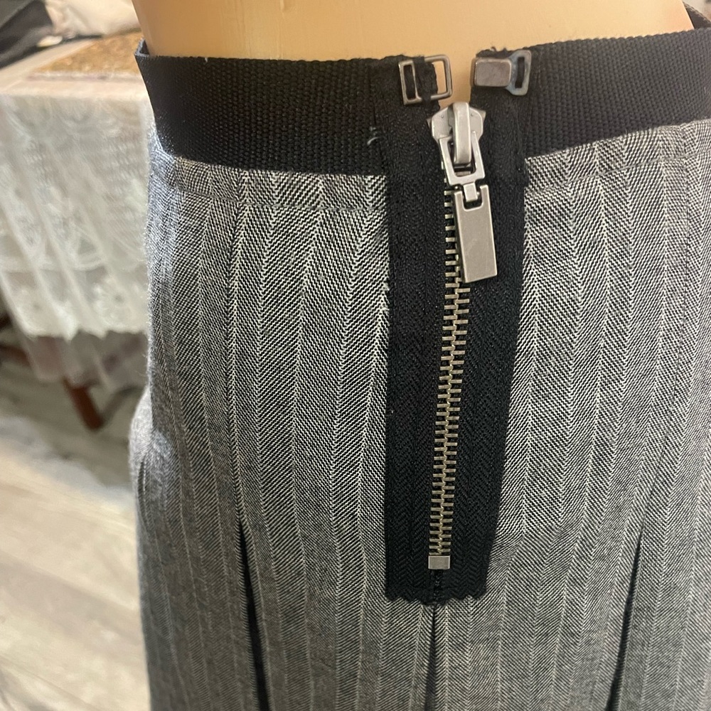 guess jeans pleated skirt size 31 in grey - Picture 4 of 7